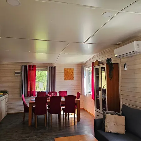 Letniskowy - Czerwony Caloroczny