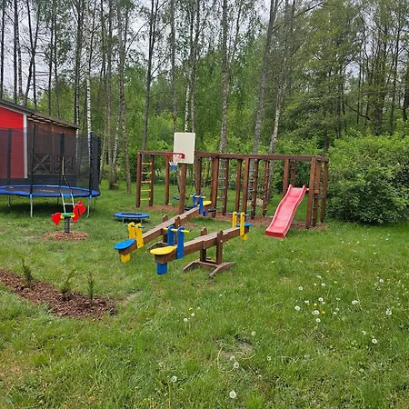 Letniskowy - Czerwony Caloroczny بيت للعطل Stegers