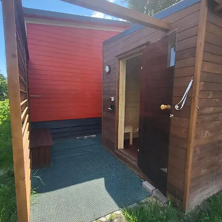 Casa de Férias Letniskowy - Czerwony Caloroczny