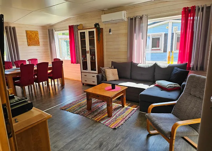 Semesterbostad Letniskowy - Czerwony Caloroczny