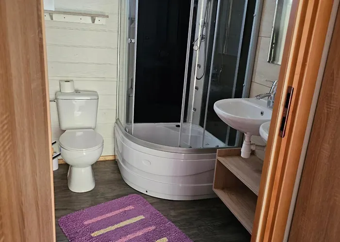 Letniskowy - Czerwony Całoroczny Dom wakacyjny *