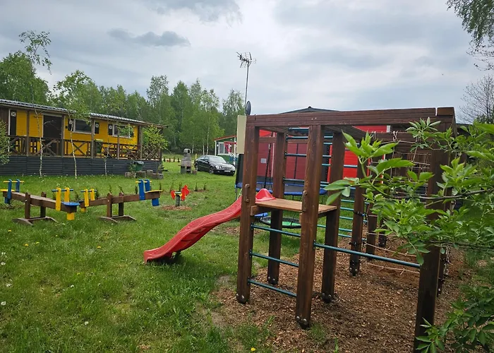 Letniskowy - Czerwony Całoroczny Dom wakacyjny